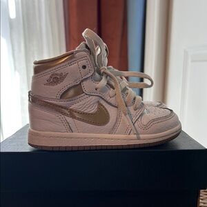 Nike Kids' White and Gold High-Tops